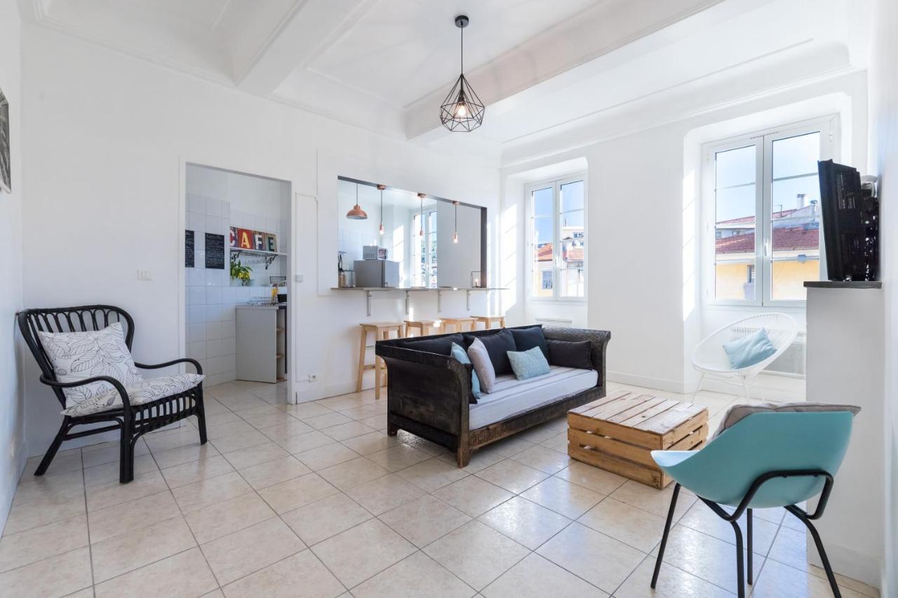 Bright Apartment Old Town Ницца Экстерьер фото