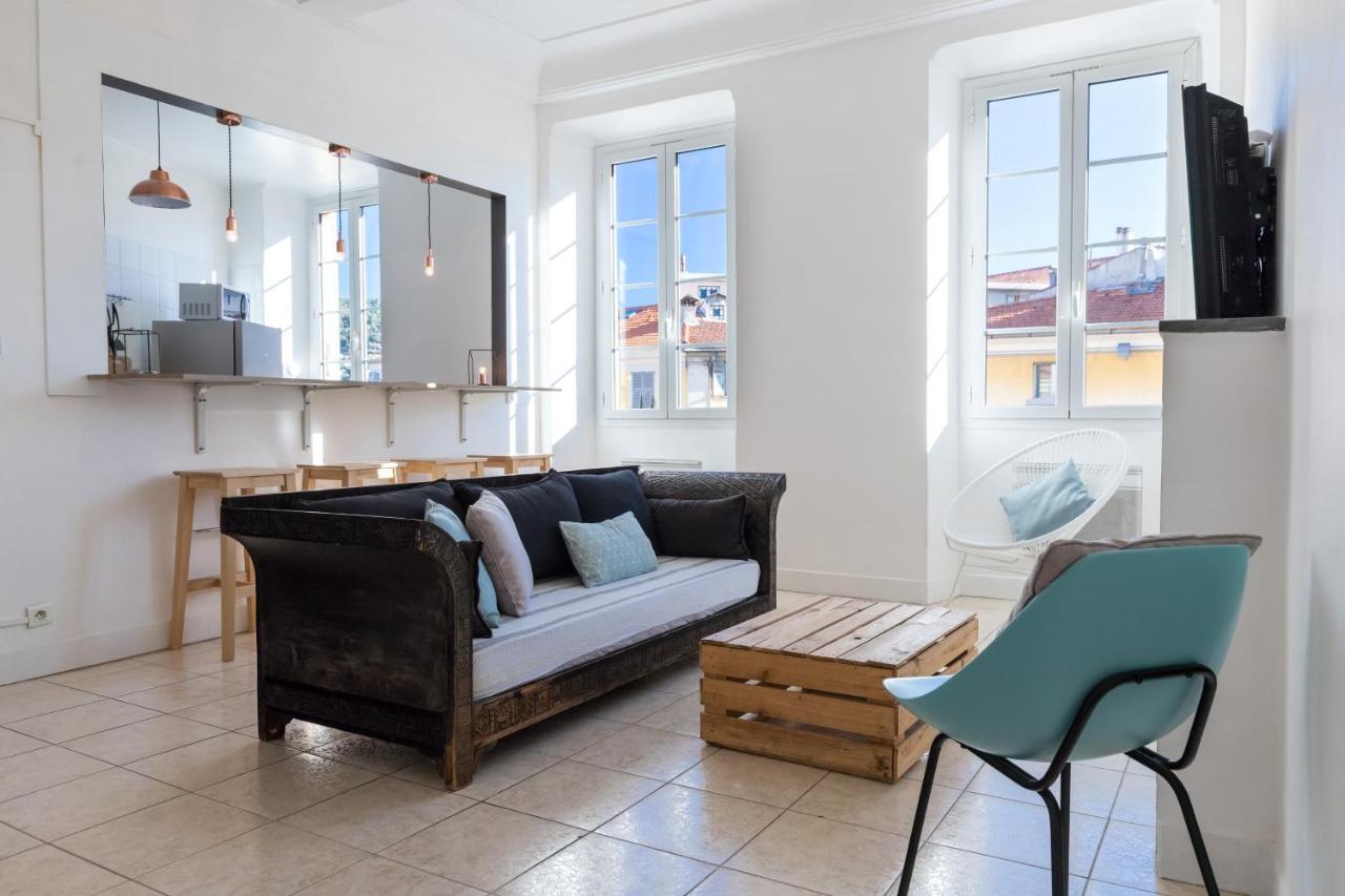 Bright Apartment Old Town Ницца Экстерьер фото